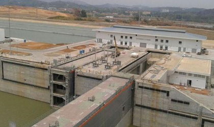 Canal Ampliado arrancar con restriccin den calado por sequa