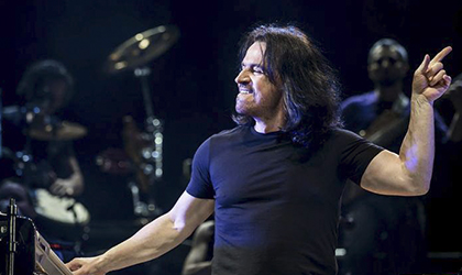 El Pianista Yanni Chryssomallis deslumbr al pblico del Teatro Anayansi.