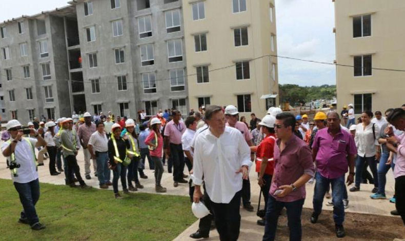 Gobierno entrega 300 viviendas en Veraguas