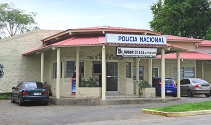 Roban dos viviendas en Lago emperador