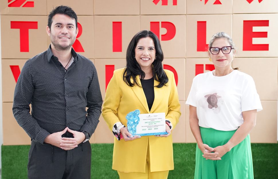 BAC recibe reconocimiento de MIAMBIENTE por su compromiso con la Sostenibilidad corporativa