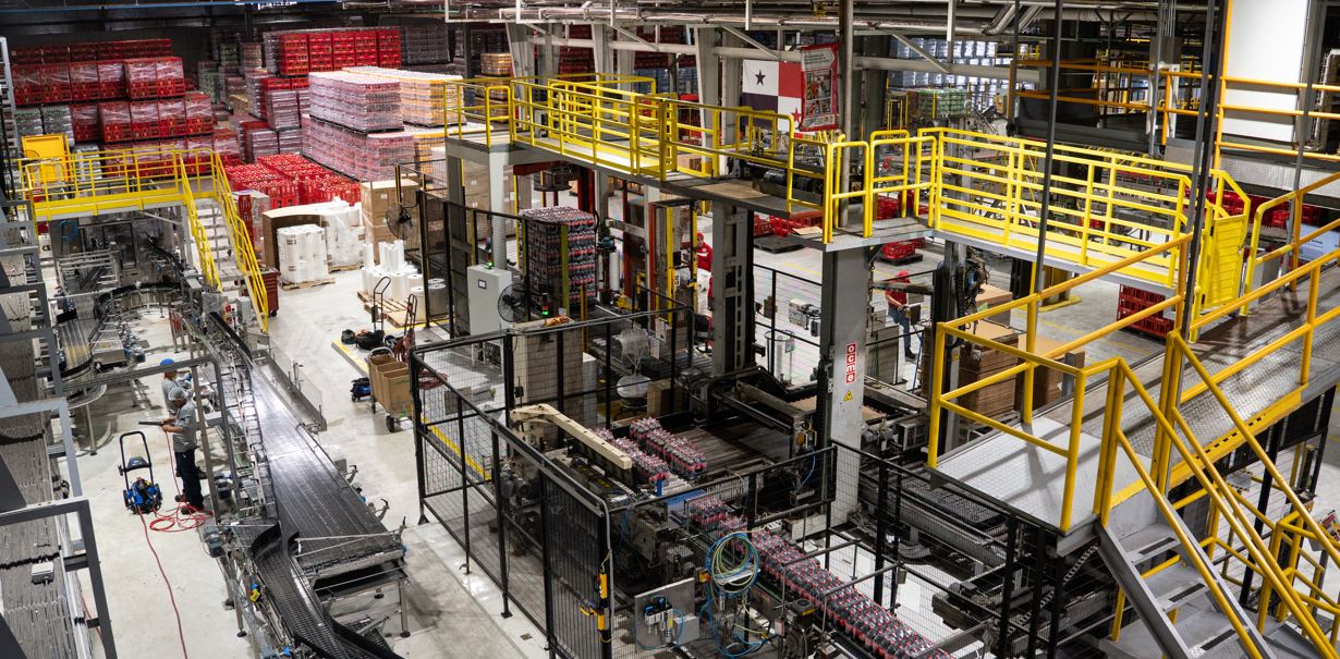 Coca Cola Femsa Panam optimiza su produciin y reduce su huella de carbono con la transicin a GNL