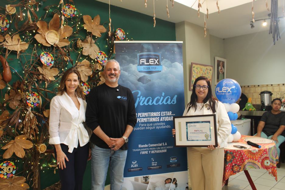 Riande Comercial SA y su Marca Colchones FLEX realizan donacin de 48 colchones a FANLYC