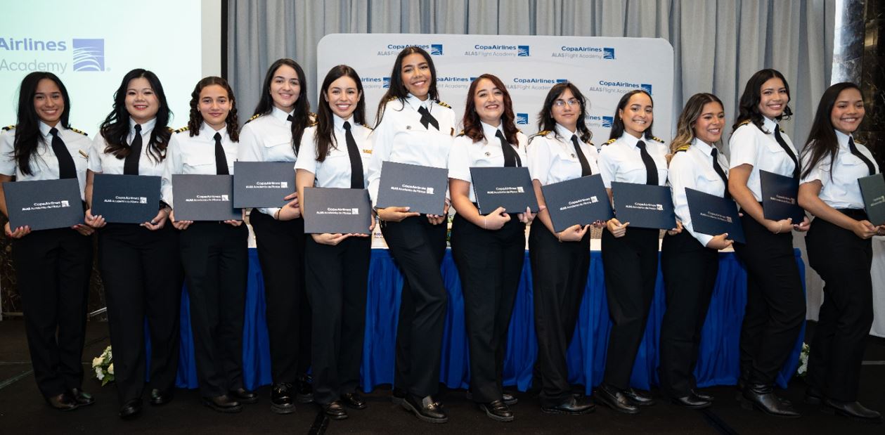Alas, academia de pilotos de Copa Airlines gradua a 42 nuevos pilotos paname�os