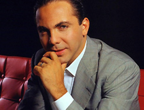 Cristian Castro, esta noche en Panam�, interpretando los �xitos de Jos� Jos�