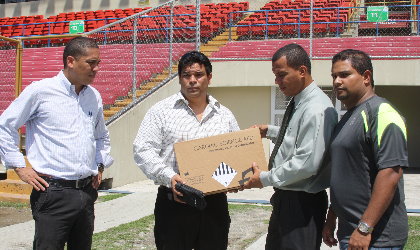 Federacin de Panam  adquiere desfibrilador para preservar la salud