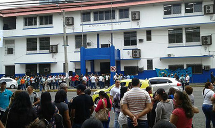 Padres de familia se oponen a la demolicin de escuelas en Calidonia