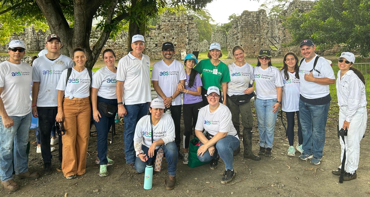 Fundacin AES Panam reafirma su compromiso ambiental en la Gran jornada nacional de limpieza de playas
