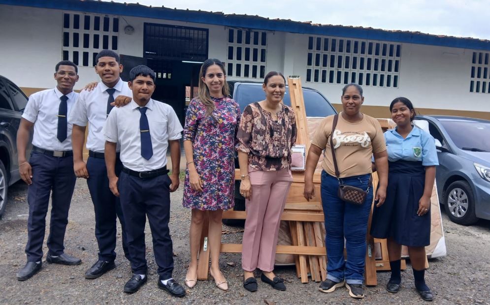 Fundaci�n AES Panam� entrega mobiliario y equipamiento a 17 escuelas de Chepo y Bayano para fortalecer su gesti�n educativa