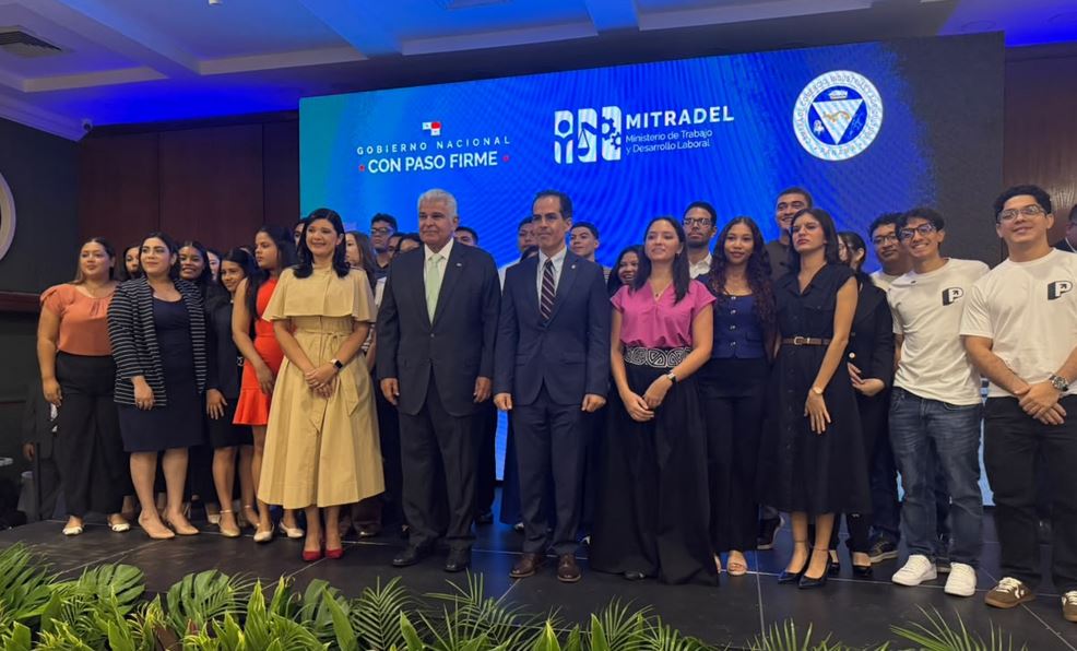 AES Panam� reafirma su compromiso con la formaci�n de talento joven