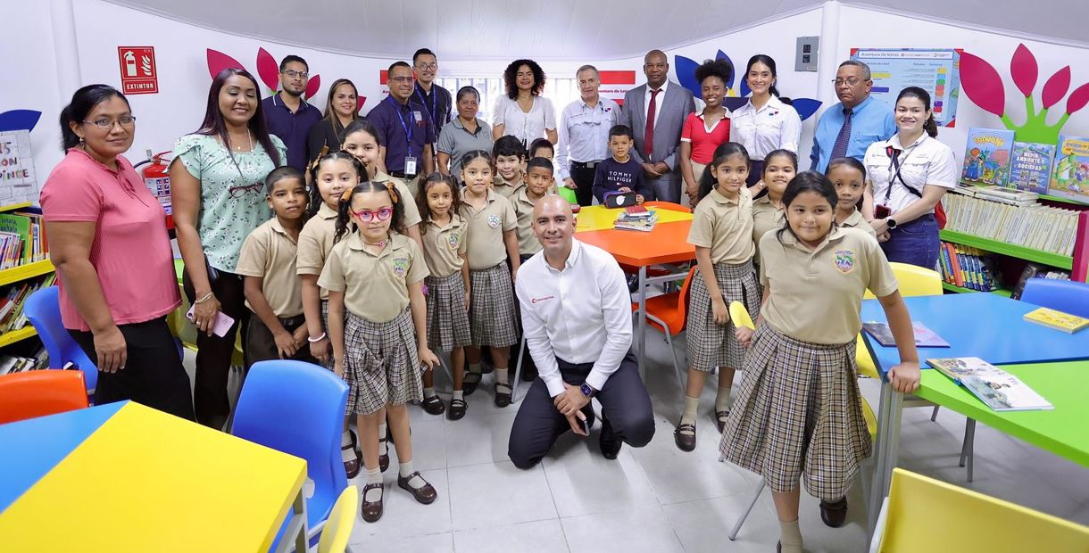 Alcaldesa Irma Hernndez visita soluciones educativas de la Fundacin Terpel Panam en San Miguelito