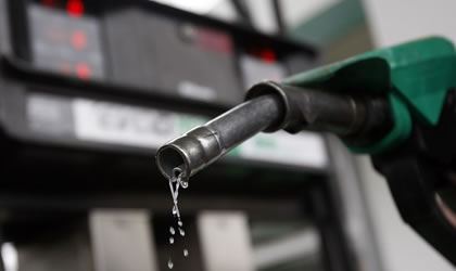 Este Sbado bajan los precios del combustible