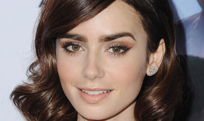 Lily Collins y su melena 'MIDI'