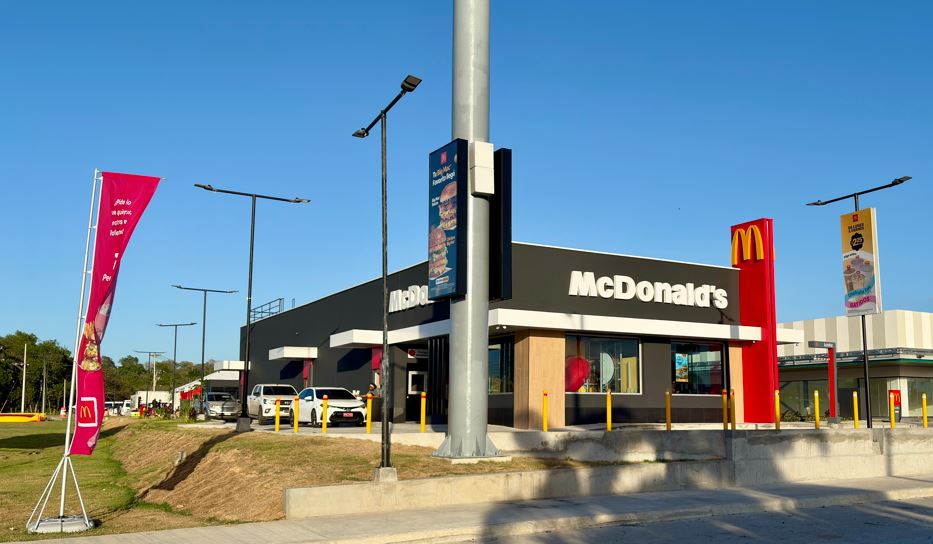 Arcos Dorados inaugura su nuevo restaurante en Pacora impulsando el desarrollo local de la regi�n Este