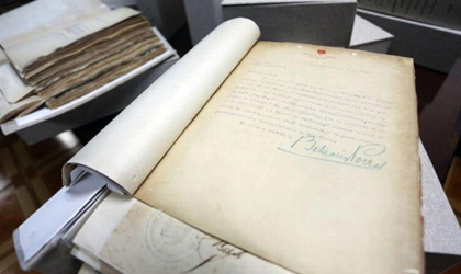Restauran documentos de historia