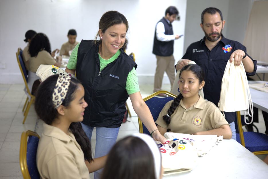 Voluntariado de Samsung crea Club de Personajes