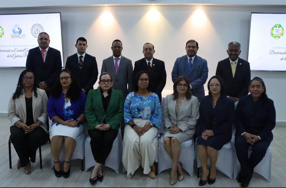 Contralora General, UP y la Senacyt lanzan programa pionero para formar a investigadores expertos en gestin gubernamental