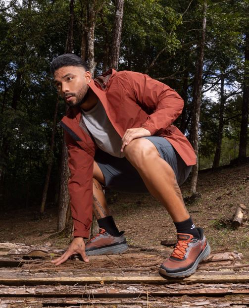 Vive el verano al aire libre con la l�nea outdoor de Skechers