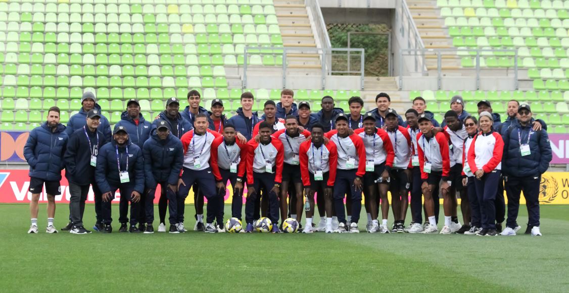La Sub-20 reconoce la cancha del debut, el Estadio Elas Figueroa