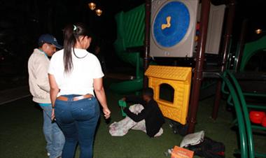 /vidasocial/desalojan-a-venezolano-e-indigena-de-del-parque-ricardo-galindo-q/55994.html