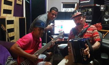 /musica/dorindo-cardenas-y-lucho-de-sedas-versionan-vuelvo-al-festival-/33463.html