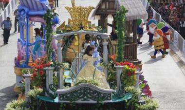 /vidasocial/panamenos-disfrutaron-del-desfile-de-navidad/30275.html