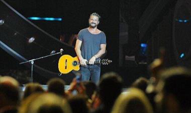 /vidasocial/ricardo-arjona-fue-criticado-por-su-vestuario-en-los-billboard/49615.html