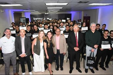 /vidasocial/samsung-innovation-campus-gradua-a-460-jovenes-latinoamericanos-en-inteligencia-artificial/106687.html