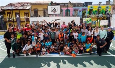 /deportes/adidas-hace-entrega-de-cancha-remodelada-en-el-chorrillo-junto-a-la-fundacion-futbol-con-corazon/105093.html