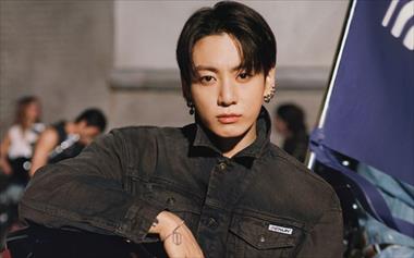 /spotfashion/calvin-klein-y-jung-kook-reinterpretan-los-iconos-de-la-marca-con-una-nueva-colaboracion/106904.html