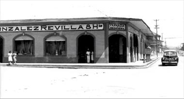 /vidasocial/farmacias-revilla-celebra-121-anos/106668.html