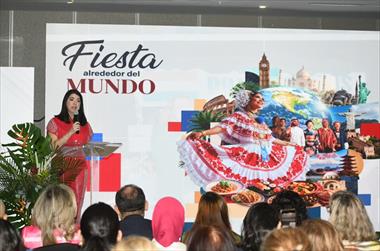 /vidasocial/la-caravana-de-asistencia-social-celebra-65-anos-uniendo-al-mundo-por-panama/107210.html