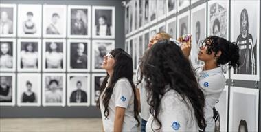 /vidasocial/vive-el-cierre-de-la-exhibicion-de-zanele-muholi-con-un-fin-de-semana-de-actividades-abiertas-en-casa-santa-ana/106789.html