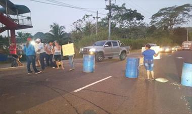 /vidasocial/habitantes-de-rio-gatun-en-colon-protestan-por-falta-de-agua/40178.html