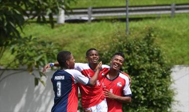/deportes/panama-y-el-salvador-inician-con-fuerza-en-los-codicader/81664.html