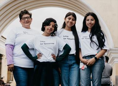 /vidasocial/-rumbo-a-la-final-solve-for-tomorrow-2025-anuncia-los-equipos-ganadores-por-pais/106204.html