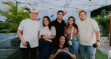 /vidasocial/mas-de-700-personas-se-dieron-cita-en-calle-uruguay-para-vivir-tapeando/106379.html