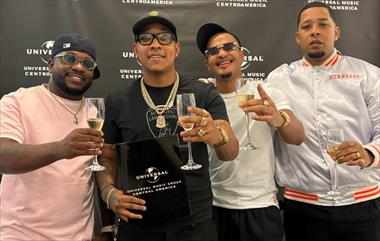 /musica/el-cantautor-panameno-valentino-firma-con-universal-music-centroamerica/106823.html