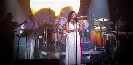 Adri Paiz lanz su lbum debut: Mar y amar, un sancocho para el alma
