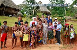 M�s de 3 mil personas se benefician en Almirante  del proyecto de electrificaci�n rural