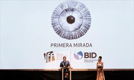 Ar Maniel, Co-director del cortometraje Deb Tirar Ms Fotos, visitar Panam en el marco de IFF Panam