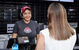 Wendys celebra con los nios de Casa Esperanza