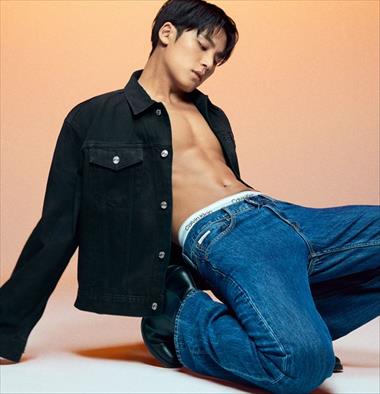 /spotfashion/calvin-klein-presenta-una-nueva-campana-protagonizada-por-mingyu/104989.html